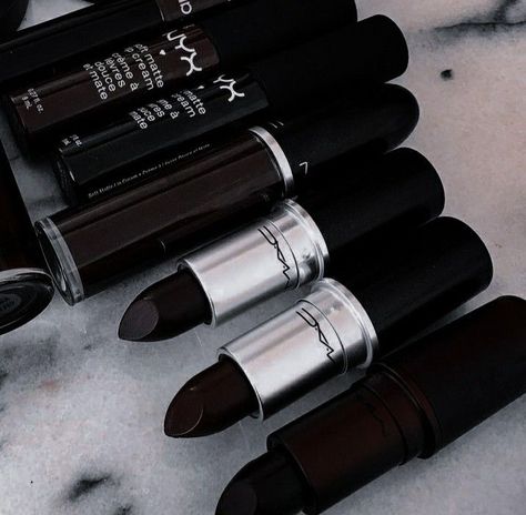 Black Lipstick Aesthetic, Dark Brown Lipstick, Lipstick Aesthetic, Dark Lipstick, Brown Lipstick, Black Lipstick, Edgy Makeup, Makeup Needs, Black Goth