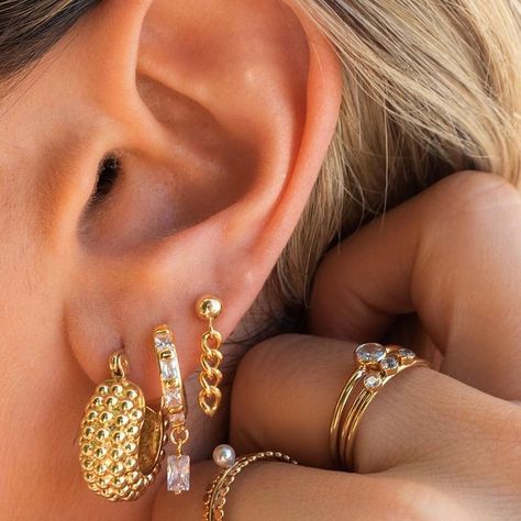 The summer is 2021. You’re wearing new BBT earrings and rings while sipping on an Aperol Spritz poolside. Life is good 🥂 HEAT WAVES dropping tomorrow at 10 am PST 🌞 #Regram via @COlIMF8FWbS Chunky Earring Stack, Jewelry Combos, Chunky Gold Earrings, Jewelry Guide, Jewelry Stack, Earring Stack, Bali Earrings, Chunky Earrings, Prom Jewelry