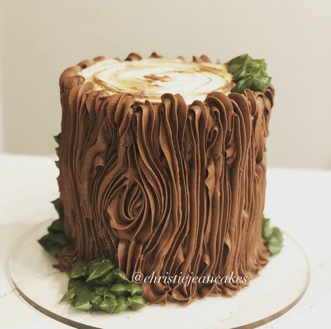 Woodland Log Cake, Woodland Creature Cake Ideas, Woodland Cookies Birthday, Tree Stump Cake With Flowers, Tree Stump Smash Cake, Forest Theme Cake Ideas, Log Smash Cake, Buttercream Tree Stump Cake, Woodland Cupcake Cake