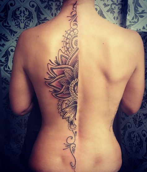 #new #tattoo #the #third #mandala #backtattoo Ladies Upper Back Tattoo, Half Back Tattoos Women, Back Tattoo Women Upper, Dotwork Tattoo Mandala, Peace Tattoos, Upper Back Tattoos, Tattoo Themes, Back Piece Tattoo, Tattoo Mandala