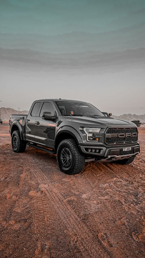 Ford Ranger Raptor Wallpaper, Cars Normal, Ford Raptor Wallpaper, Black Bmw Wallpapers, Bmw Couple, Bmw Rr1000, Bmw Nails, M8 Bmw, Ranger Car