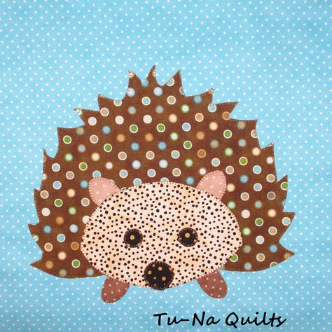 tunaquilts 2a Woodlands Birthday, Quilt Animals, Kid Quilts Patterns, Appliqué Embroidery, Mug Rug Tutorial, Quilting Math, Hedgehog Craft, Christmas Tree Quilt, Applique Ideas