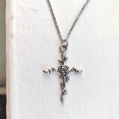 Dainty cross necklace