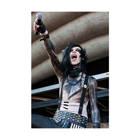 Black Veil Brides Photos 2011 Warped Tour ❤ liked on Polyvore featuring andy biersack and bands Vail Bride, We Are The Fallen, Andy Biersak, Juliet Simms, Download Festival, Andy Sixx, Ashley Purdy, Andy Black, Emo Makeup