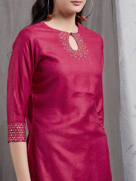 Plain Kurti Designs, डिजाइनर कपड़े, Silk Kurti Designs, Salwar Neck Designs, Churidar Neck Designs, Kurti Sleeves Design, Chanderi Dupatta, New Kurti Designs, Churidar Designs