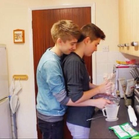 Gay Aesthetic, Lgbt Love, Two Boys, Gay Romance, Boys Love, Teenage Boys, Gay Love, Couples In Love, The Kitchen