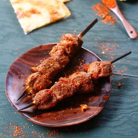 Cumin Lamb Skewers - Originated from Xinjiang, China. Lamb marinated with cumin and chili powder and the lamb skewers are grilled to perfection. Chines Food, Christmas Bbq, Cumin Lamb, Marinated Lamb, Lamb Skewers, Rasa Malaysia, Herb Cheese, Easy Asian Recipes, Easy Asian