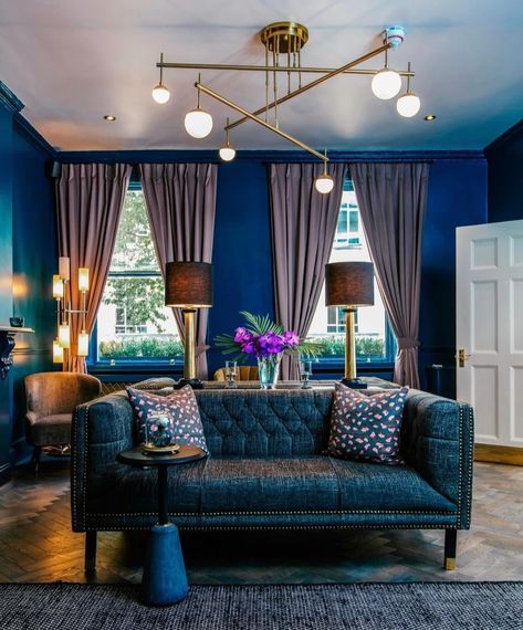 Another gorgeous hotel from partner Small Luxury Hotels, The Academy, which offers a contemporary twist on five Georgian townhouses in the heart of Bloomsbury; make particular note of the afternoon teas, the luxe bar and spacious outside terrace. Reach out to us for exclusive rates and perks. @theacademyhotel #theacademyhotel #bloomsbury #londonhotels #slh #georgiantownhouse #luxurytravel Georgian Townhouse, Boutique hotel, Bloomsbury, london hotels, london travel, book a hotel, hotel room Outside Terrace, Bloomsbury London, Hotel Bel Air, Mykonos Hotels, Georgian Townhouse, Small Luxury Hotels, London Hotels, Booking Hotel, Luxury Hotels