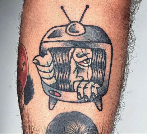 The Ring Horror Movie Tattoo, Traditional Tv Tattoo, Trad Horror Tattoo, Candyman Horror Tattoo, 80s Horror Tattoo, Traditional Horror Movie Tattoos, The Ring Tattoo Horror, Traditional Tattoos Horror, Creepshow Tattoo