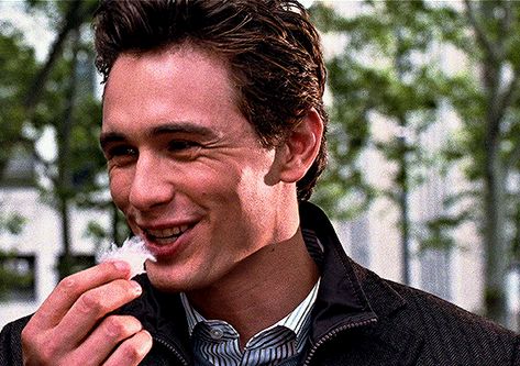 JAMES FRANCO as HARRY OSBORN Spider-Man 3 (2007) : COLD HANDS WARM HEART James Franco Spiderman, Harry Osborn James Franco, James Franco Gif, Wattpad Men, Spiderman Gif, Cold Hands Warm Heart, Spider Man 3, Harry Osborn, Dave Franco