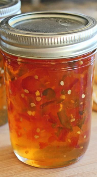 Jalapeno Jam Recipe, Jalapeno Jelly Recipes, Jalapeno Pepper Jelly, Pepper Jelly Recipes, Jalapeno Jam, Red Pepper Jelly, Jalapeno Jelly, Hot Pepper Jelly, Chile Jalapeño