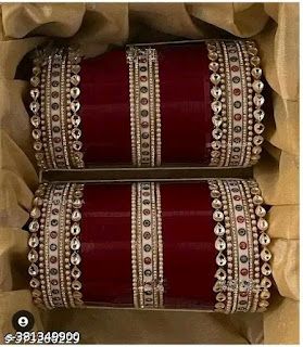 Latest Chura Designs Bridal, Latest Chooda Designs Brides, Traditional Chooda, Wedding Makeup For Bride, Wedding Choora, Bride Bangles, Punjabi Chura, Bridal Chooda, Bangles Diamond