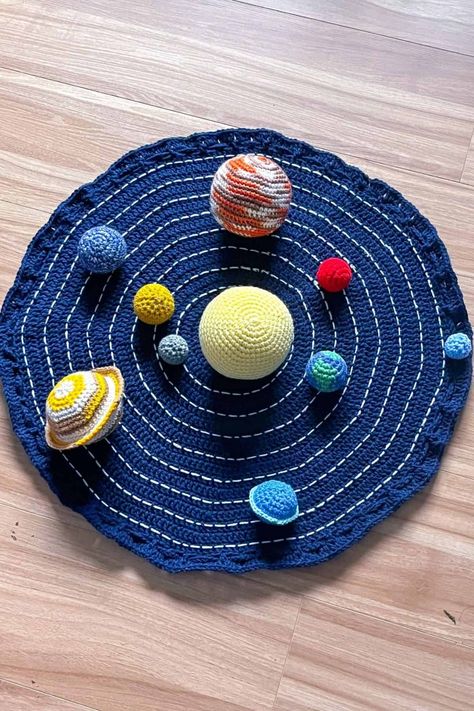 Crochet Planets and Solar System Play Set - thecaffeinatedsnail.com Really Easy Crochet Projects, Crochet Spaceship, Crochet Rocket, Crochet Skull Patterns, Crochet Skull, Crochet Ball, Crocheted Toys, Make Learning Fun, Crochet Inspo