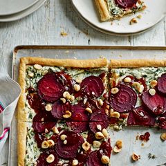 Beetroot, goats’ cheese and hazelnut tart - Sainsbury's Magazine Beetroot Goats Cheese, Vegetarische Diners, Hazelnut Tart, Goats Cheese, Savory Tart, Think Food, Tart Recipes, Sweet Savory, Goat Cheese