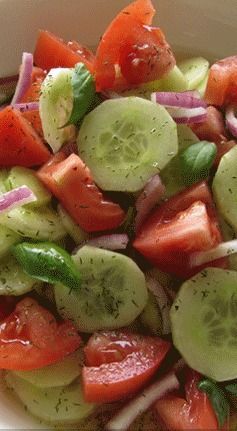 Cucumber Tomato Salad - DIY Make it! Cucumbers Onions And Tomatoes, Salad Coleslaw, Onions And Tomatoes, Salad Kale, Marinated Cucumbers, Resep Salad, Cucumbers And Onions, Cucumber Tomato Salad, Cucumber Tomato