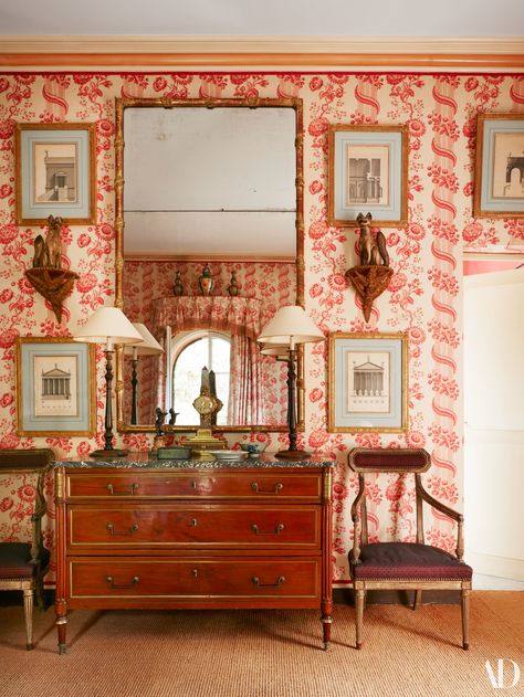 Inside Parr's French Riviera Paradise Photos | Architectural Digest Country Style Interiors, Toile Wallpaper, Houses In France, English Decor, French Interior, Traditional Interior, French House, Luxury Decor, French Riviera