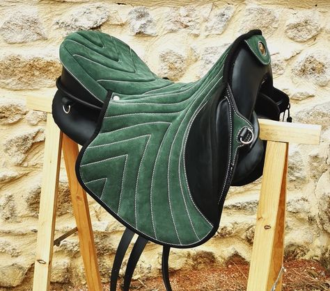 Endurance Horse, Australian Saddle, Endurance Riding, Bulletproof Clothing, Mounted Archery, English Horse Tack, Treeless Saddle, Saddle Pads English, Horse Fencing