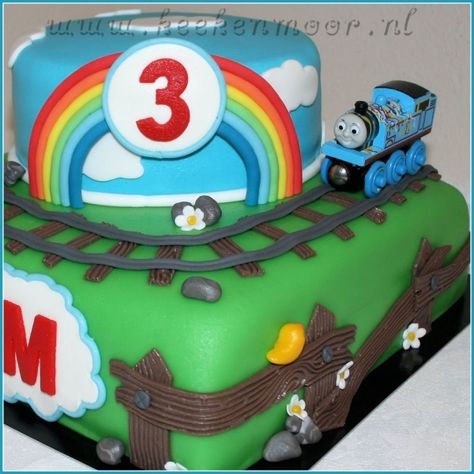 Thomas & rainbow cake. This one for Benjamins birthday : ) Birthday Cake Thomas The Train, Thomas Train Birthday Cake Buttercream, Thomas The Tank Engine Cake, Thomas Birthday Cakes, Thomas The Tank Engine Cake 1st Birthday, Thomas Cake, Thomas Party, Thomas Train Cake, Thomas Cakes