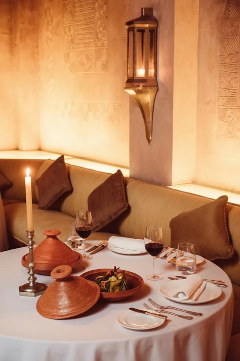 Tagine at Amanjena Moroccan Restaurant Interior, Egyptian Bedroom, Persian Restaurant, Middle Eastern Decor, Moroccan Restaurant, Middle Eastern Restaurant, Red City, Party Setup, Moroccan Homes