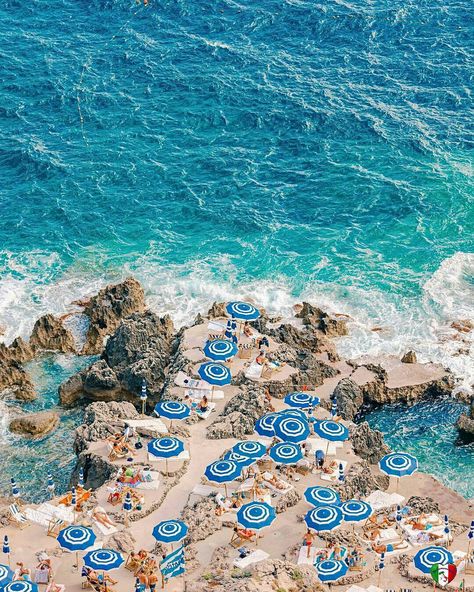 Fontelina Beach Club, Capri  #Italy Italy Beaches, Sorrento Italy, Capri Italy, Italian Summer, Sorrento, Lovely Things, Positano, Travel Inspo, Tropical Paradise