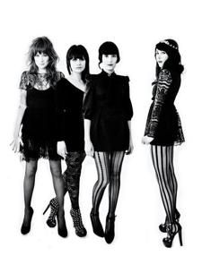 Dum Dum Girls 60s Goth, Rock And Roll Girl, Marianne Faithfull, Rocker Girl, Girl Sign, Musica Rock, Female Musicians, Rocker Style, Last Fm