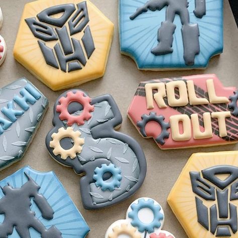 Nicole Phelps on Instagram: "Second time creating a Transformers inspired set! This time with some design inspo from @cookiesandmorebynatasha 🤖⚙️🛞 . . . . . . . . . . . . . . . . . . . . #sandiegocookies #cookiesofinstagram #cookies #sandiegobakersclub #sandiego #transformersbirthday #yum #cookiedecorating #transformers #sweet #cookieart #food #foodie #partyideas #partyplanner #autobots #cookie #cookiedecorating #foodnetwork #transformerscookies #customcookies #cute #love #delicious #like #pic Transformers Birthday Cookies, Transformers Cookies Decorated, Transformer Cookies Decorated, Trans4mer Birthday, Transformers Cake Pops, Transformer Cookies, Transformer Birthday Party Ideas, Vegetable Garden Cake, Transformers Decorations