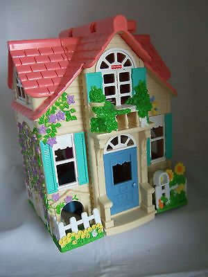 VINTAGE FISHER-PRICE SWEET STREET PINK DOLLS HOUSE with FIGURES & FURNITURE Fisher Price Doll House, Holly Hobbie Doll, Polly Pocket Dolls, Bunny House, Fisher Price Toys, Pink Doll, Pretend Play Toys, Vintage Fisher Price, Loving Family