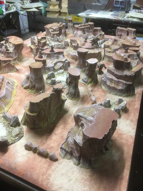 Tattooine Star Wars, Dnd Terrain Diy, Warhammer Board, Warhammer 40k Terrain, Dnd Diy, Dnd Terrain, Star Wars Legion, Dnd Crafts, Wargaming Table