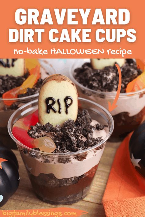 Ghost In A Graveyard Dessert, Graveyard Pudding Cups Dirt Cake, Halloween Dirt Cups Recipe, Cup Of Dirt Dessert Halloween, Dirt Cake Halloween Recipe, Dirt Cake Cups Halloween, Halloween Graveyard Dessert, Dirt Cake Graveyard, Halloween Graveyard Dirt Cups