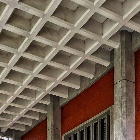 sh_sh_welt on Instagram: "Canopied entrance (with impressive waffle ceiling) to the Museum of the Institute of History and Philology at Academia Sinica by D.Y Wang, 1986 #台北 #台灣建築 #建築 #brutalism #brickbrutalism #concrete #concretearchitecture #archdaily #lookingup_architecture #archi_focus_on #archi_unlimited #architecturephotography #structures_greatshots #waffleceiling #ceiling #urbangeometry #ig_ometry #tv_leadinglines #unlimitedcities #city_explore #newtopographics #shotoniphone" Waffle Ceiling, New Topographics, Concrete Architecture, Arch Daily, December 7, Brutalism, Life Goals, Country Style, Architecture Photography