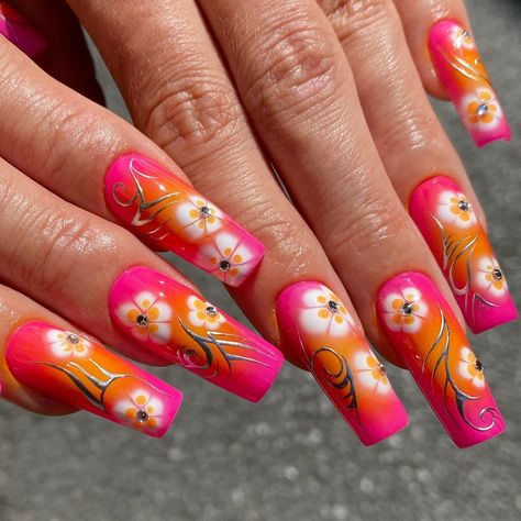 90s Flower Nail Art, Hibiscus Flower Nails Y2k, Y2k Hibiscus Nails, 90s Inspired Nails, Cute Square Nails, Y2k Hibiscus, Pink Obsessed, Types Of Nails Shapes, Character Nails