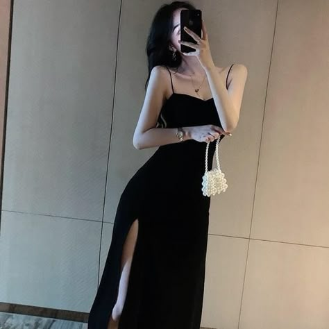 Korean Black Party Dress, Korean Style Party Dress, Black Aesthetic Dress Korean, Drees Korean Style Party, Korean Long Dress Party, Prom Night Dress Korean, Black Dress Korean Style Formal, Korean Dress Party Night, Korean Dress Formal