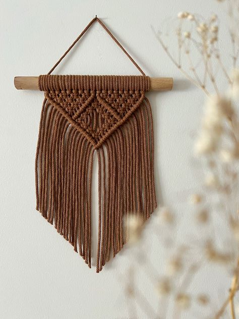 Interior Earth Tones, Apartment Cute, Small Macrame Wall Hanging, Macrame Tutorials, Shopify Business, Baby Gift Guide, Small Macrame, Handmade Boutique, Fibre Art