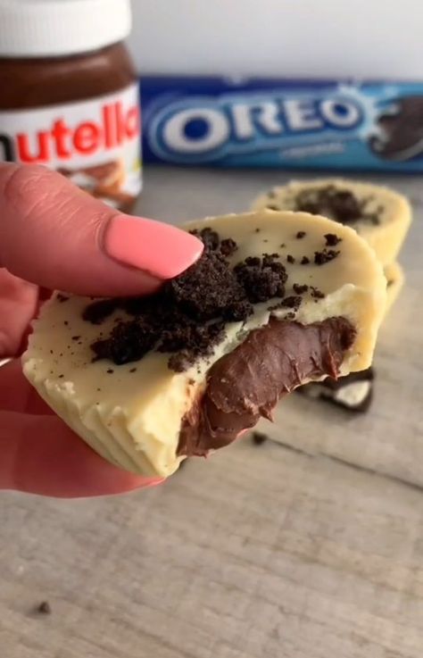 Oreo Cups, Sweet Dishes Recipes, Reptile Snakes, Quick Recipes Snacks, Easy Baking Recipes Desserts, Easy Snack Recipes, Sweet Snacks Recipes, Baked Dessert Recipes, Healthy Sweets Recipes