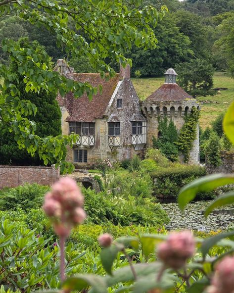 SWIPE ➡️ Good morning to you! While back in Kent, we had to return to the beautiful Scotney Castle, as we didn't have much time in April and never managed to view the inside of the main house or the house adjacent to the tower. Luckily, in-between the showers, we were able to see both and I'll share photos later in my gallery. This collection is of the ruins of the original 14th century castle and the only remaining of four original towers. I've taken so many photos of this beautifully romant... Scotney Castle, England Houses, Kent England, The Ruins, My Gallery, The Tower, 14th Century, Maine House, Share Photos