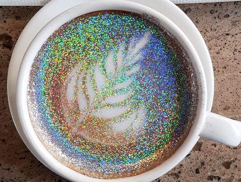 In India, glittery cappuccino goes down a storm | Food Powa Apricot Smoothie, Cappuccino Maker, Coffee Latte Art, Cappuccino Machine, Coffee Barista, Cappuccino Coffee, Espresso Drinks, Strawberry Smoothie, Italian Coffee