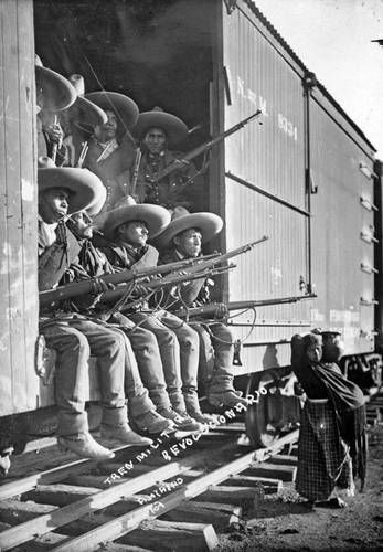 The Mexican Revolution (1910 - 1920) was one of the great revolutionary upheavals of the twentieth century. Pride History, Mexican Revolution, Mexican Culture Art, Mexico History, Pancho Villa, Wilde Westen, Mexican Heritage, Bar Poster, Mexico Culture