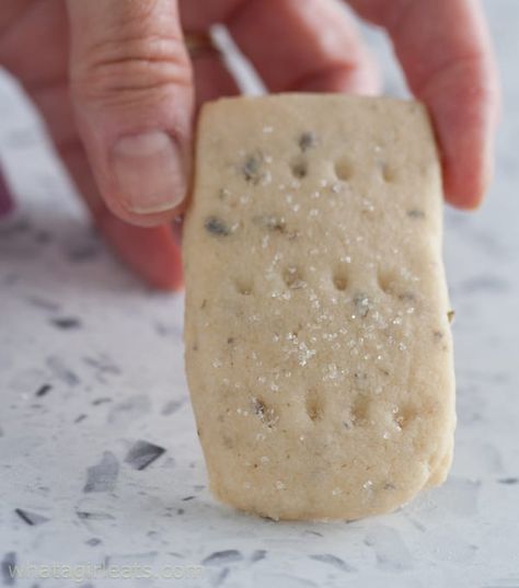 Lavender scented shortbread is a delicious floral scented cookie that is perfect with a cup of tea! Thyme Shortbread, Rosemary Shortbread, Scottish Shortbread Cookies, Lavender Shortbread Cookies, Lavender Shortbread, Lavender Cookies, Savoury Crackers, Thyme Recipes, Scottish Recipes