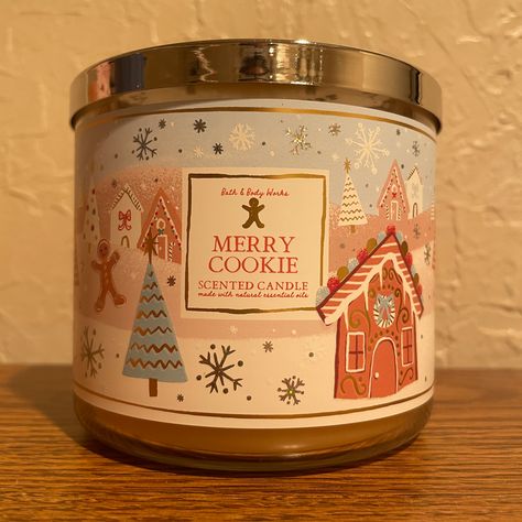 Dream Christmas, Candle Obsession, Best Smelling Candles, Candle Luminaries, Bath N Body Works, Christmas Tree Decorating, Fresh Baked Cookies, Aroma Therapy, Diy Body Care