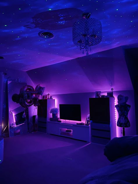 Purple Room Lights, Purple Led Room, Light Purple Room Aesthetic, Black And Purple Bedroom, Bedroom Moody, Purple Room Aesthetic, Apartment Bedroom Ideas, Purple Bedroom Decor, Purple Led Lights