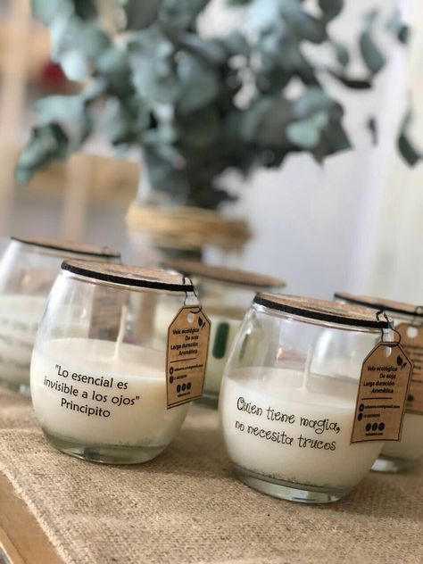 Velas de soja | ecológicas Soy Candle Making Business, Piano Room Design, Candle Making Studio, Candle Crafts Diy, Candle Making Business, Candles Photography, Cute Candles, Candle Craft, Candle Packaging