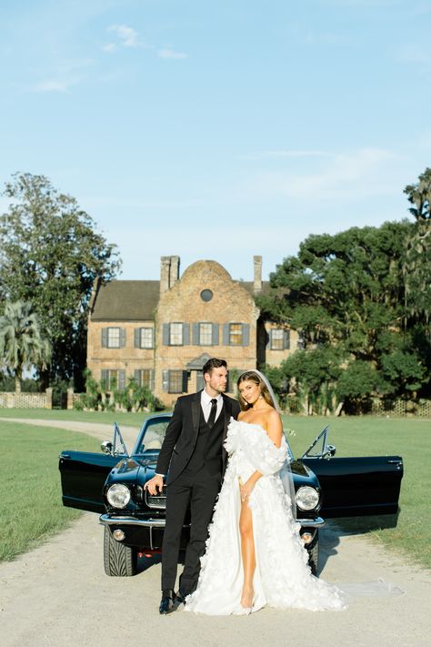 An Artisan Editorial in the Gardens of Middleton Place | Charleston Wedding Inspiration | Gallery | Item 94 Blithewold Mansion Wedding, Belle Wedding Dresses, Flower Girl Outfits, Groomsmen Tuxedos, Charleston Wedding Venues, Middleton Place, Vogue Wedding, Wedding Dress Boutiques, Clarksville Tn