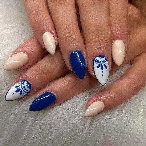 Middle Eastern Nail Designs, Greek Nail Art Design, Portuguese Inspired Nails, Henna Style Nails, Greek Inspired Nail Art, Portuguese Nail Art, Blue Willow Nails, Portugal Inspired Nails, Azulejos Nails