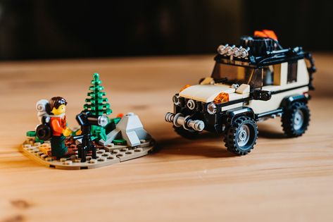 G-Class Adventure | Lego moc inspired by the Mercedes G-Clas… | Moritz Ziegler | Flickr Lego Camping, Lego Mercedes, Lego Jeep, Lego Camp, Lego Vehicles, Camaro Car, Lego Speed Champions, Lego Mini, Lego Builder