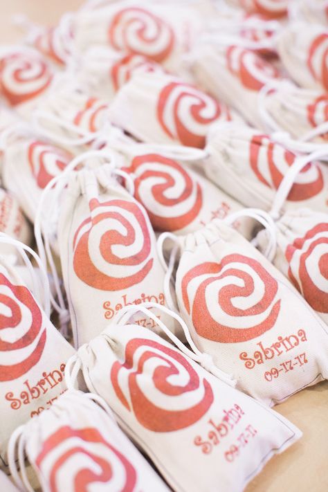 Moana Favor Sacks from a Moana Inspired Birthday Party on Kara's Party Ideas | KarasPartyIdeas.com (21) Moana Party Favors Bags, Moana Souvenirs Ideas, Moana Birthday Party Favors, Moana Goodie Bag Ideas, Moana Favors, Moana Theme, Moana Themed Party, Moana Birthday Party, Moana Party