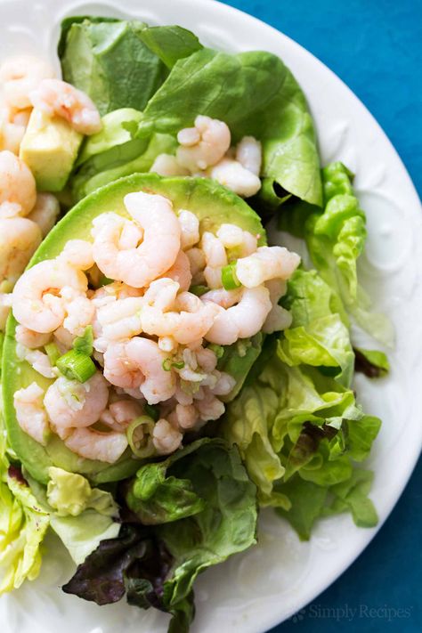 Easy shrimp and avocado salad, takes only 10 minutes to make! Pink shrimp and creamy avocado are a perfect match, especially with a crisp vinaigrette. #paleo #glutenfree #LowCarb On SimplyRecipes.com Bay Shrimp Salad, Shrimp Avocado Salad Recipe, Shrimp And Avocado Salad, Shrimp And Avocado, Shrimp Avocado Salad, Shrimp Avocado, Avocado Salad Recipes, Salad Recipes Video, Easy Shrimp