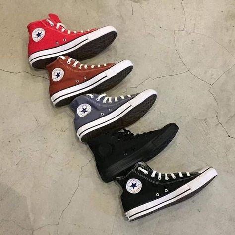 Zapatillas All Star, Allstar Converse, Converse Classic, Star Photo, White Shoes Men, Diy Sneakers, Mens Casual Outfits Summer, All Stars Converse, African Clothing For Men