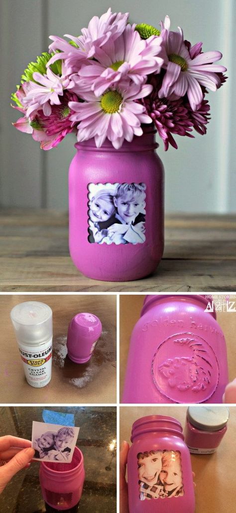 Mother's Day is just around the corner. If you can’t decide what you should get Mom, the most important and irreplaceable people in our life, for her special da Mason Jar Picture, Anniversaire Diy, Diy Easter Gifts, Diy Gifts For Mom, Creative Diy Gifts, בר מצווה, Diy Mothers Day Gifts, Navidad Diy, Mom Diy