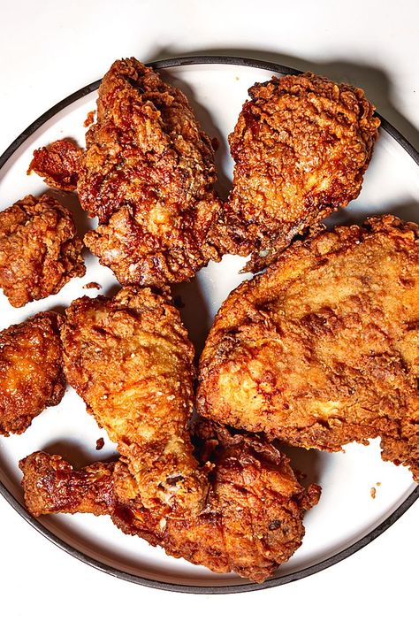 Classic Spicy Southern Fried Chicken Fried Chicken Recipe Southern, Spicy Fried Chicken, 5 Ingredient Dinners, Southern Fried Chicken, Fried Chicken Recipes, Dinner Meals, Sheet Pan Dinners, Salad Side Dishes, 30 Minute Meals