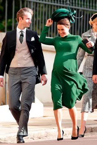 Heavily pregnant Pippa Middleton shows off baby bump in green dress on Princess Eugenie's big day - Mirror Online Kate Middleton Sister, Prince Harry Wedding, Eugenie Wedding, Healthy Baby Boy, Pippa And James, Heavily Pregnant, Harry Wedding, James Middleton, Forest Green Dresses